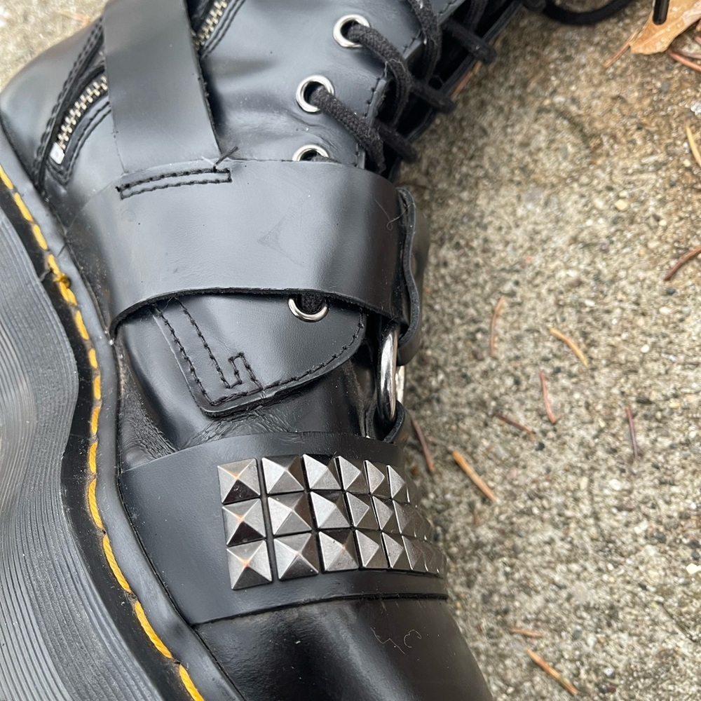 RARE Dr. Martens Combat Boots Platform Jadon hi Stud 10 eyelet Size 8 Buckle - Picture 6 of 15